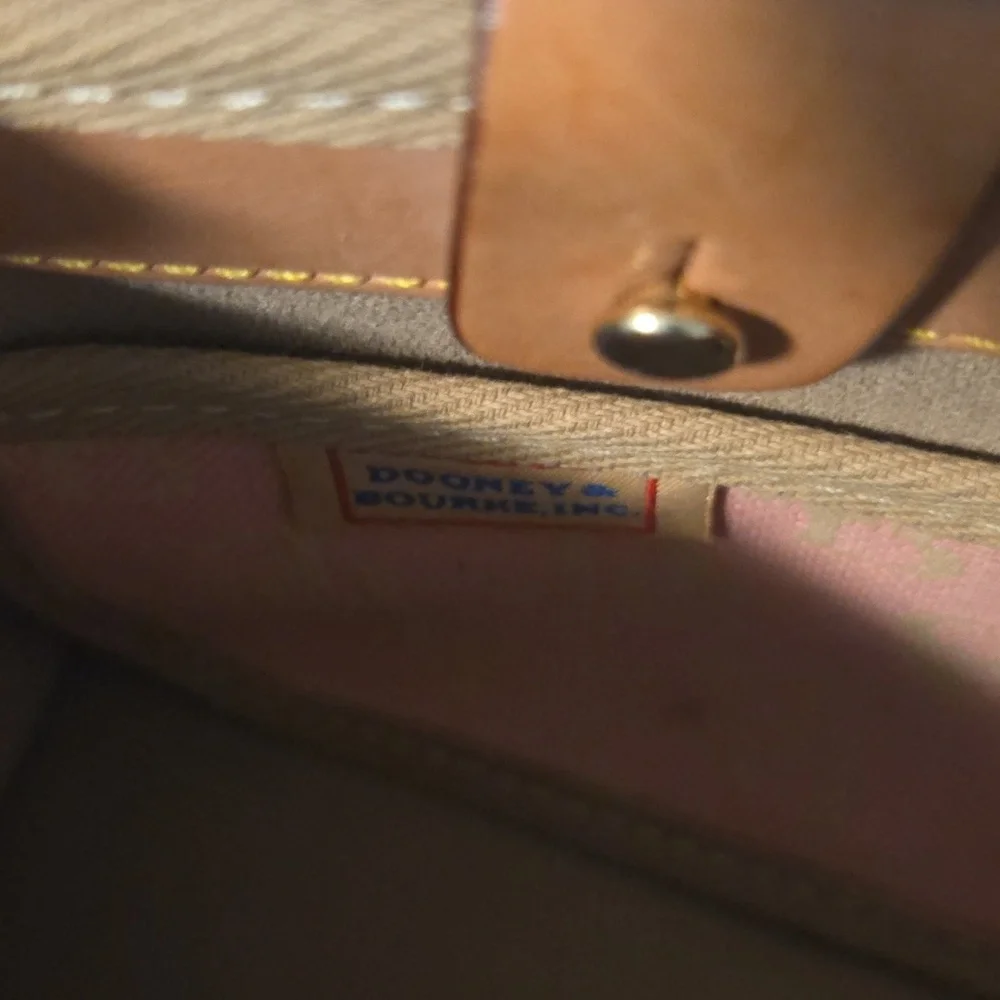 Dooney & Bourke Vintage 12x7 Monogrammed Shoulder Bag      (#85) - Picture 10 of 12